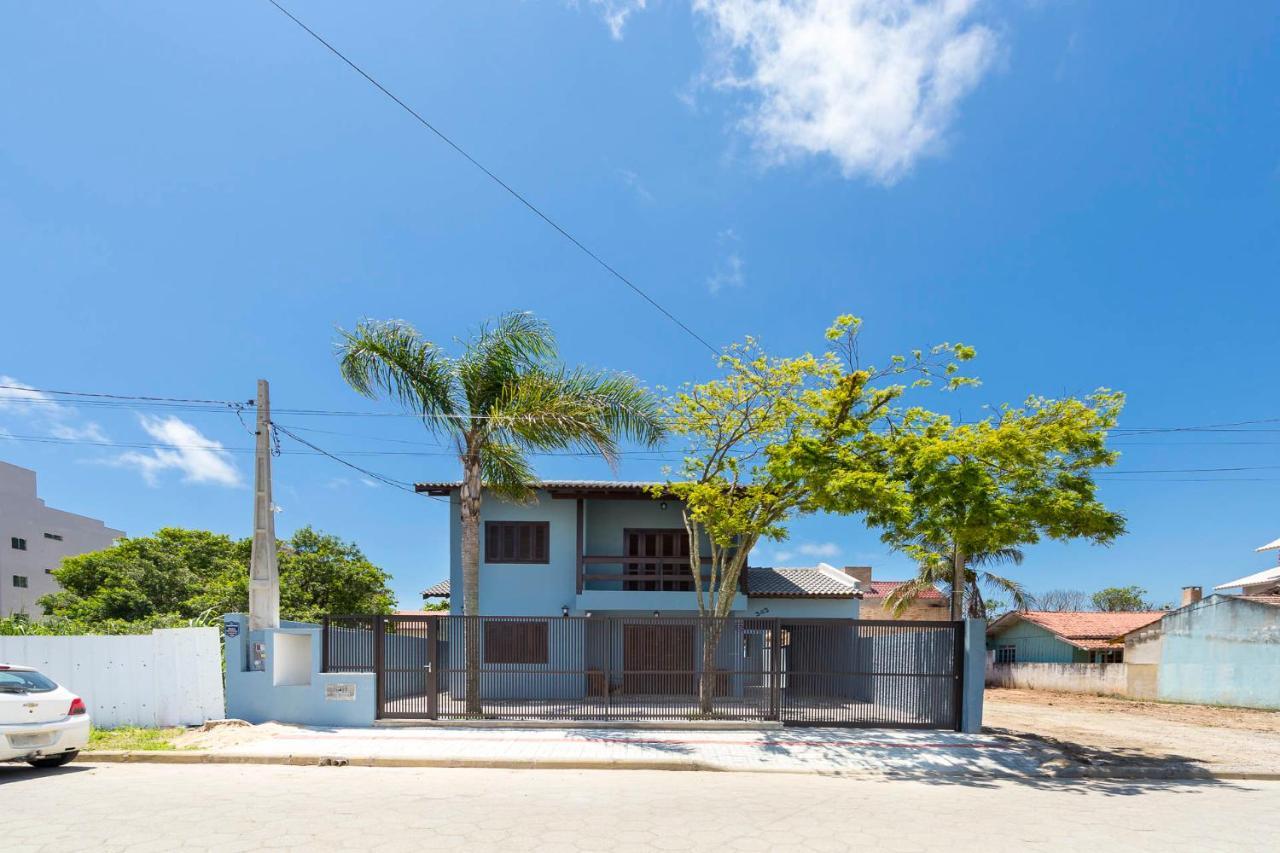 Casa Patta - 05 dormitórios, com piscina. Bombinhas Exterior foto