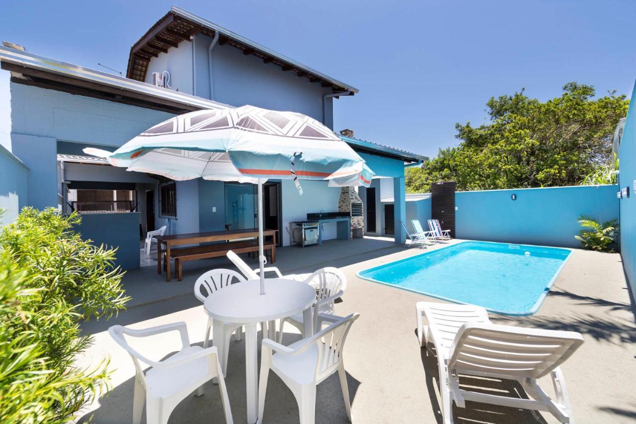 Casa Patta - 05 dormitórios, com piscina. Bombinhas Exterior foto